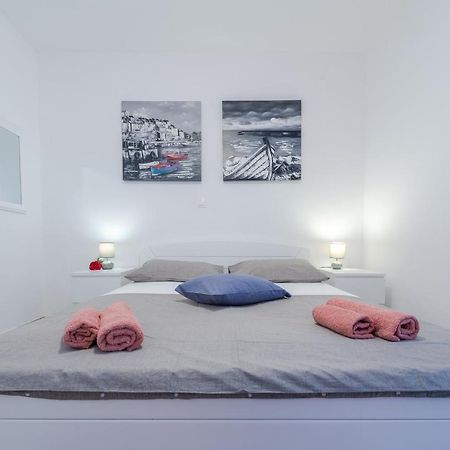 Ivy'S Cozy Corner Apartment ดูบรอฟนิก ภายนอก รูปภาพ