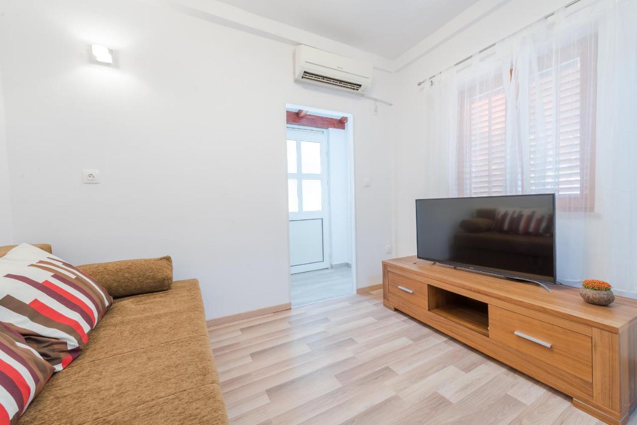 Ivy'S Cozy Corner Apartment ดูบรอฟนิก ภายนอก รูปภาพ
